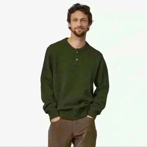 L. L Bean Men’s Wool and Cotton Blend Sweater in Green button front size  medium
